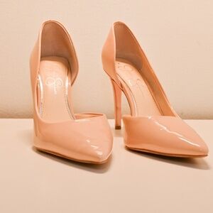 Jessica Simpson Classic Nude Pumps – Timeless Heels for Any Occasion